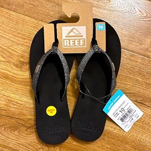 NWT Black Reef Cushion Flip Flops